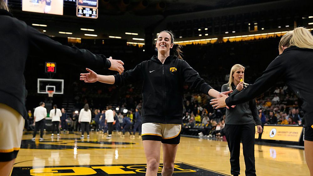 Caitlin Clark declares for WNBA draft